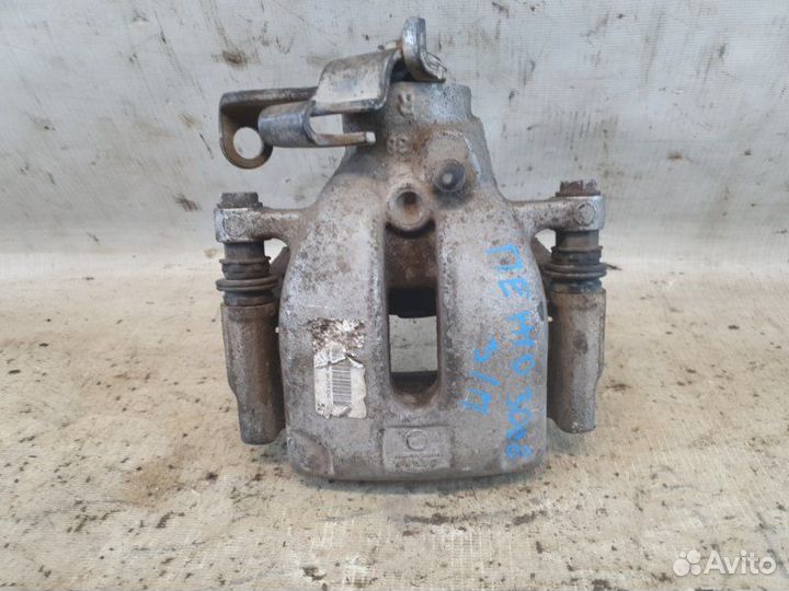 Суппорт задний правый Peugeot 3008 2015