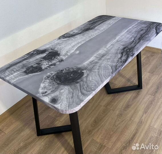 Письменный стол