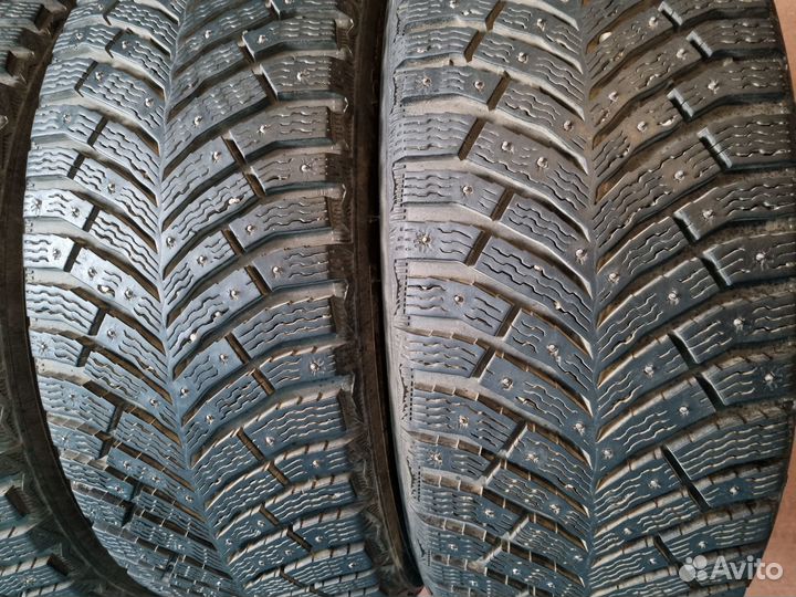 Michelin X-Ice North 4 215/55 R17 98T