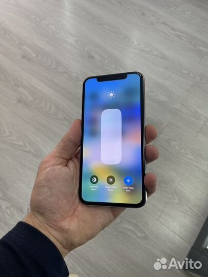 iPhone X, 64 ГБ