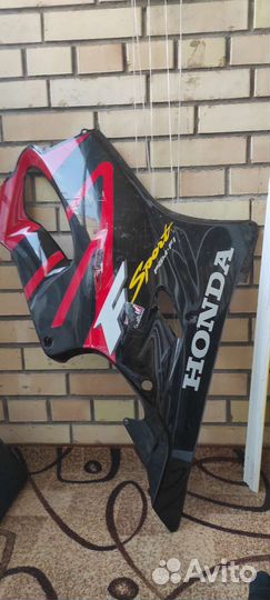 Боковой пластик CBR600 F4i