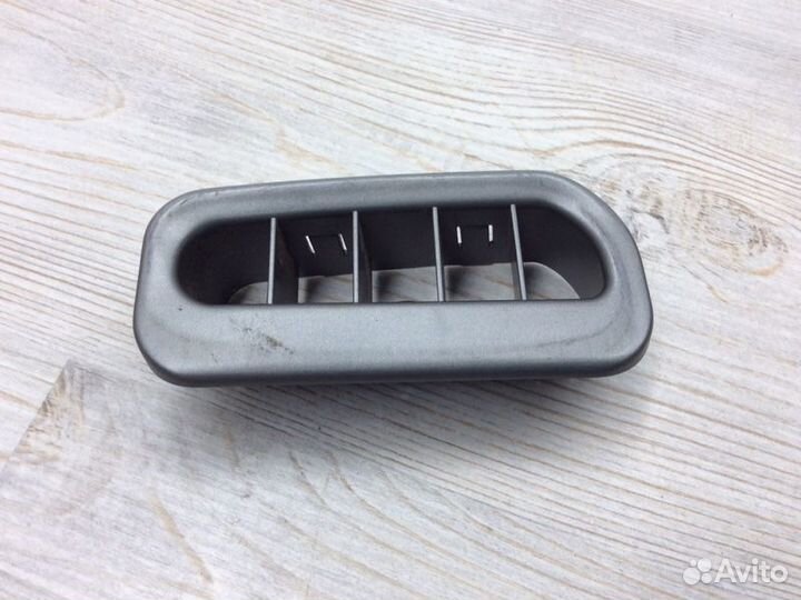 Дефлектор воздушный левый Bmw 7-Серия E65/E66