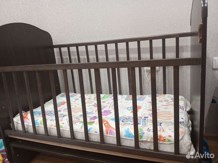 Детская кроватка
