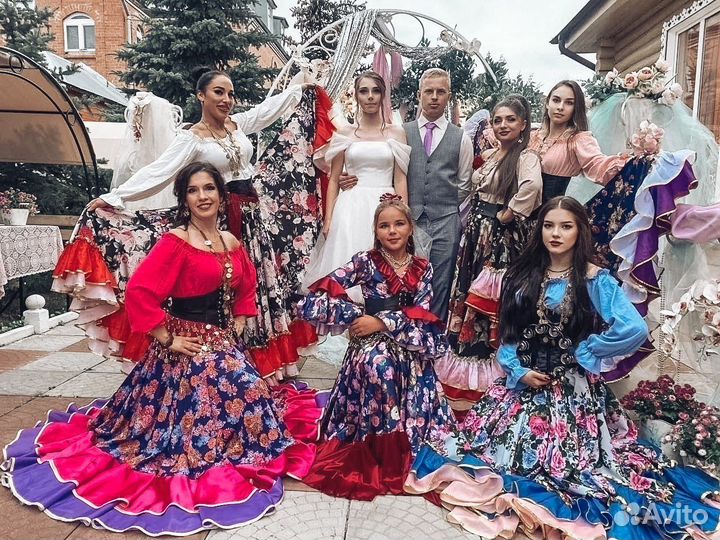 Народный цыганский ансамбль 