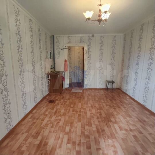 Комната 13,5 м² в 5-к., 2/4 эт.