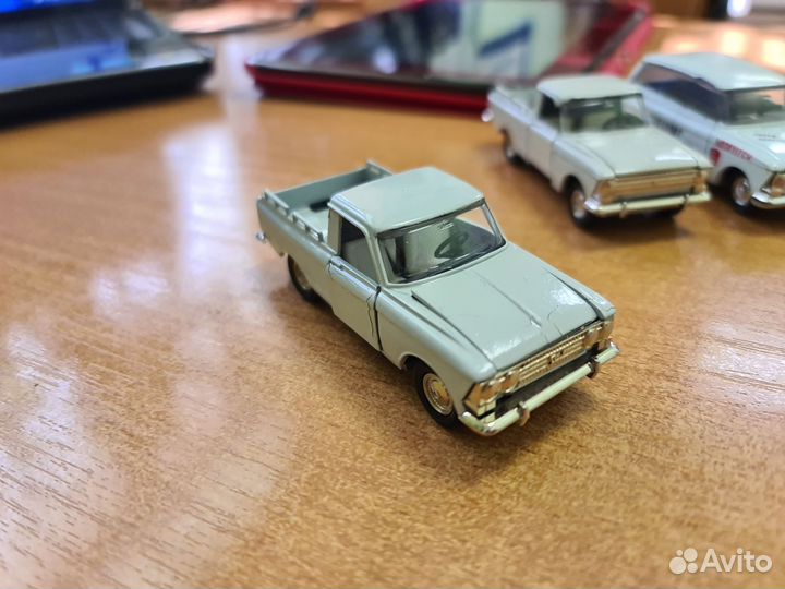 Модель СССР 1:43. Москвичи (чума)