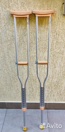 Аренда инвалидных колясок, костылей