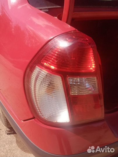 Фонарь задний левый Renault Symbol 1