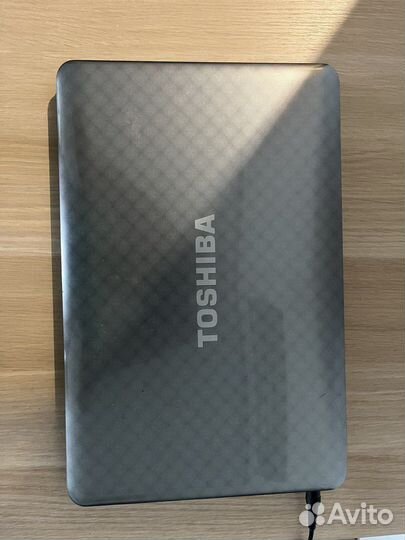 Продам ноутбук Toshiba Satellite L755D-11W