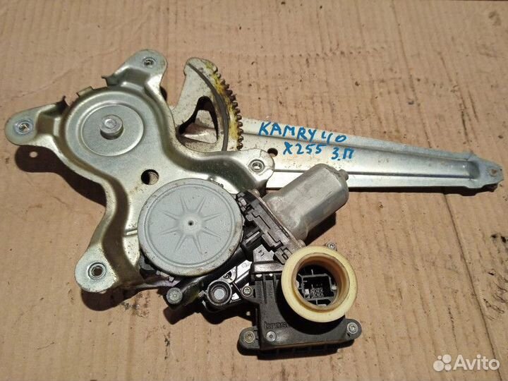 Стеклоподъемник задний правый Toyota Camry 40