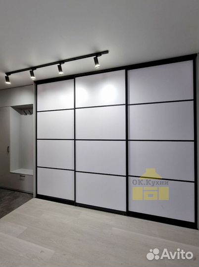 Угловой шкаф