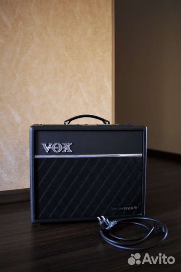 Гитарный комбоусилитель