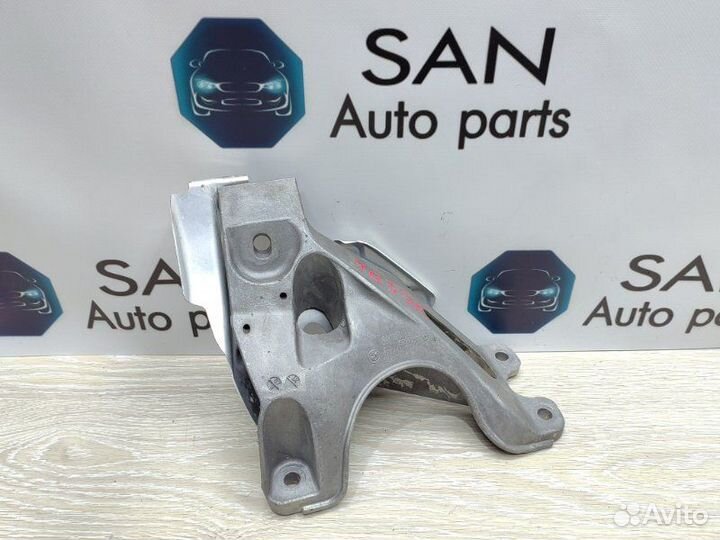 Кронштейн двигателя правый Bmw X5 E70 N52B30 2007