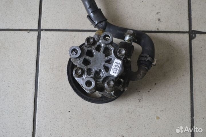 Насос гур Toyota Noah R60