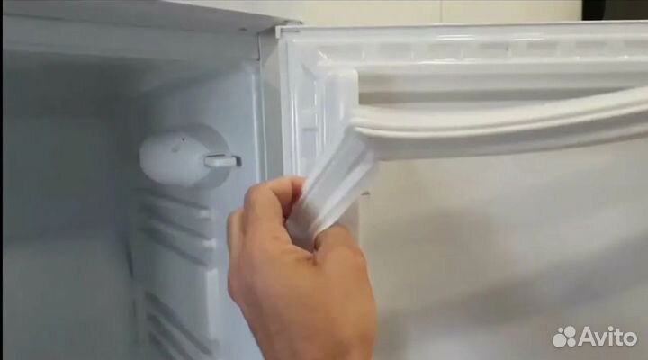 Уплотнитель двери холодильника