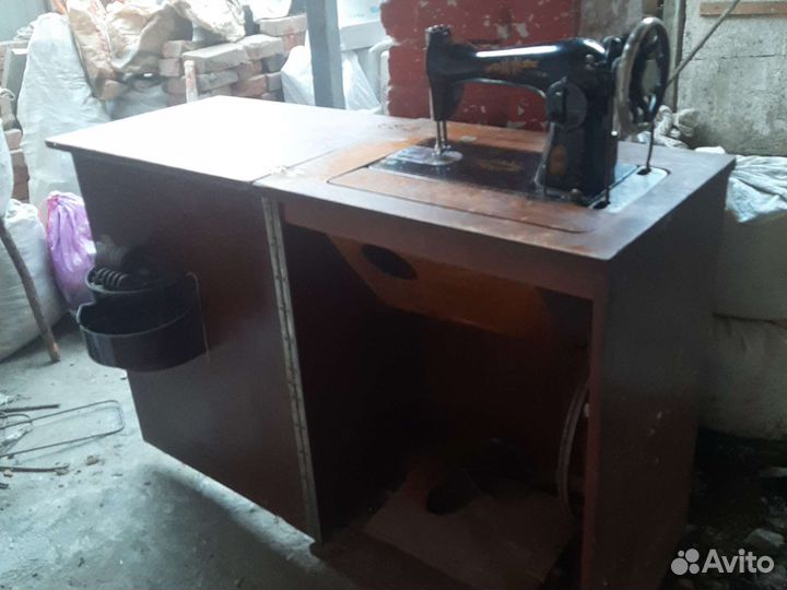 Ручная швейная машинка пмз