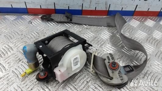 Ремень безопасности с пиропатроном сиденья передне