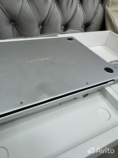 Macbook pro 14 m2