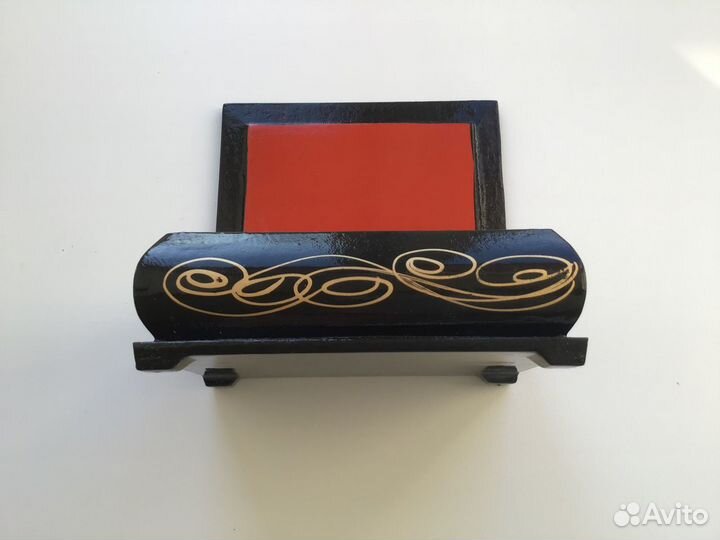 Деревянная шкатулка