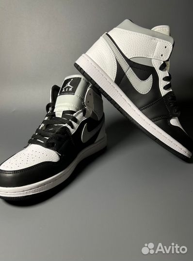 Кроссовки Nike Air Jordan 1 Black & White Люкс