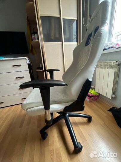 Кресло компьютерное hiper