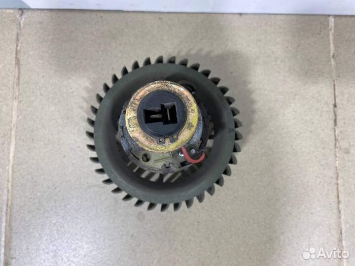 Моторчик отопителя Audi 100 C4 1991-1994 013011116