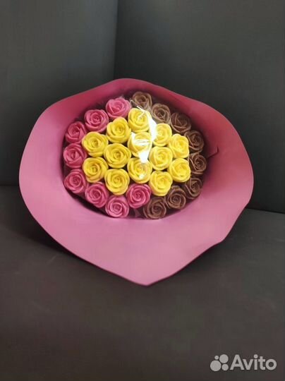 Букет - 29 Роз из Белого и Молочного Шоколада