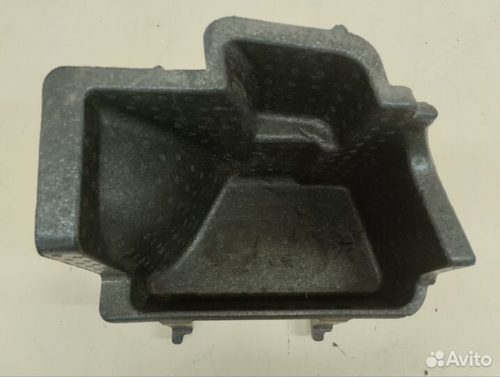 Ящик инструментов LADA Vesta 2015