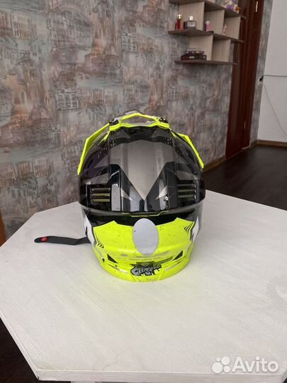 Мото шлем с очками и с перчатками