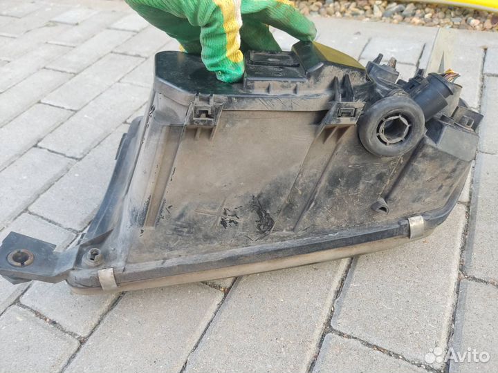 Фара правая Hella Шкода Фабия 1