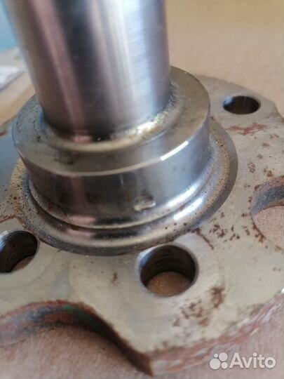 Цапфа оси 6RU501117