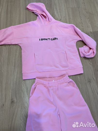 Спортивный костюм женский