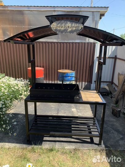 Мангал с крышей в стиле лофт