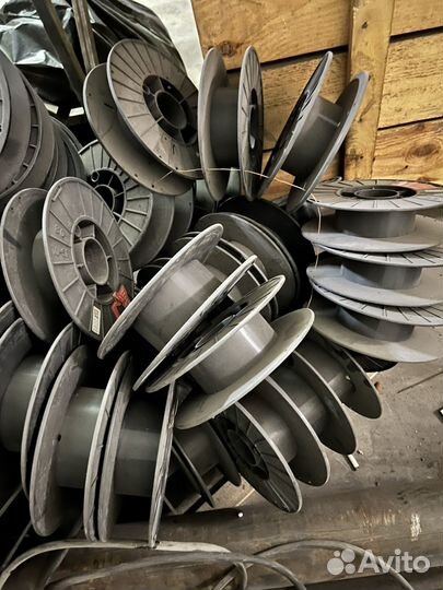 Катушка пластиковая бу