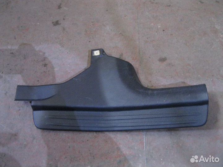 Накладка порога задняя правая Mitsubishi Lancer (C