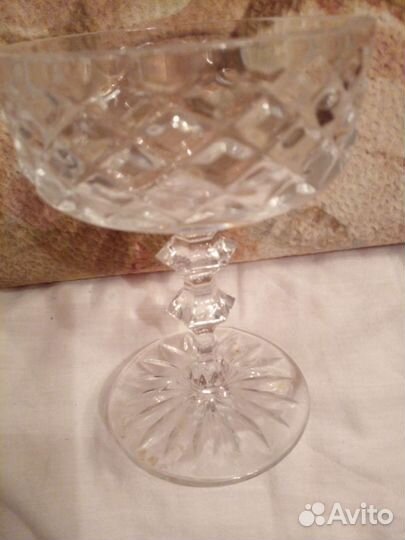 Хрустальная конфетница на ножке