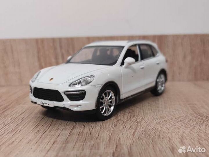 Porsche Cayenne Turbo S RMZ City