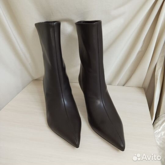 Ботильоны сапоги трубы кожаные