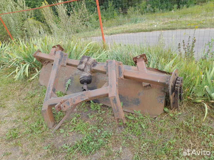 Метла на трактор