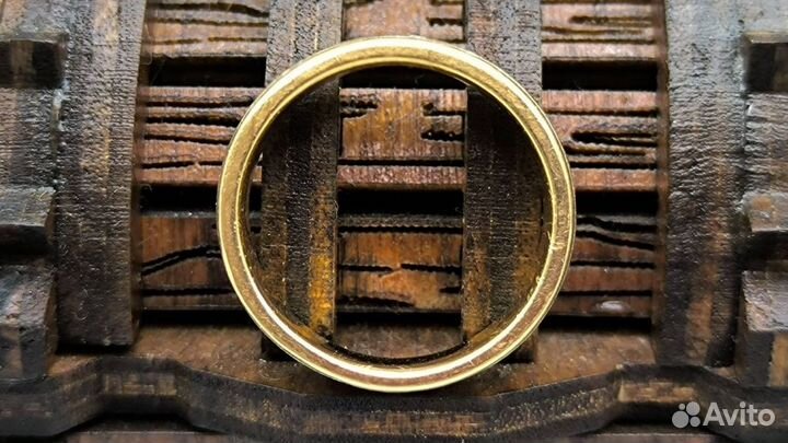 Золотое кольцо с Бриллиантами 585 пробы массой 4.7