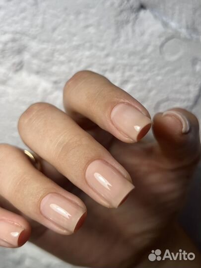Модель на маникюр