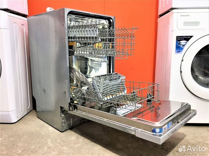 Встраиваемая посудомоечная машина Electrolux. Гара