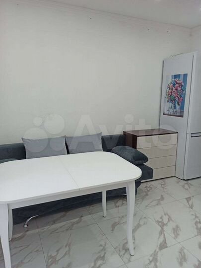 2-к. квартира, 65 м², 4/4 эт.