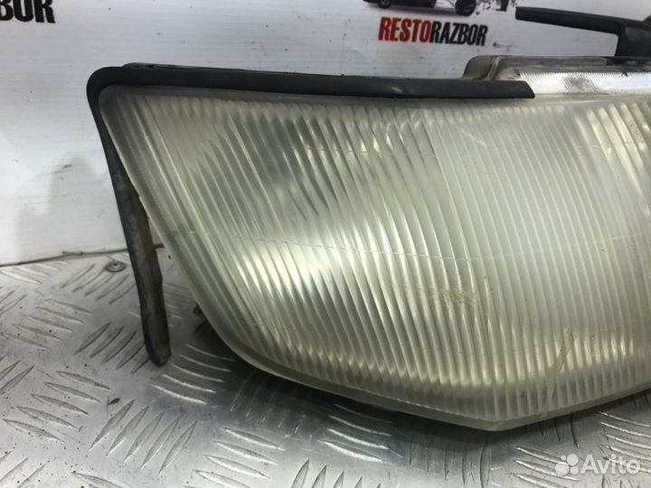 Фара галогеновая передняя правая Mitsubishi Space