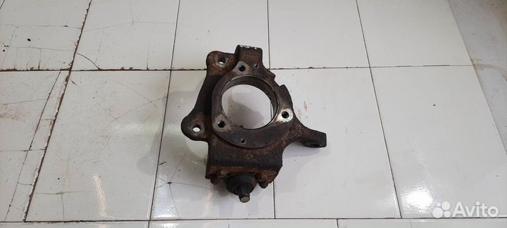 Кулак поворотный передний правый