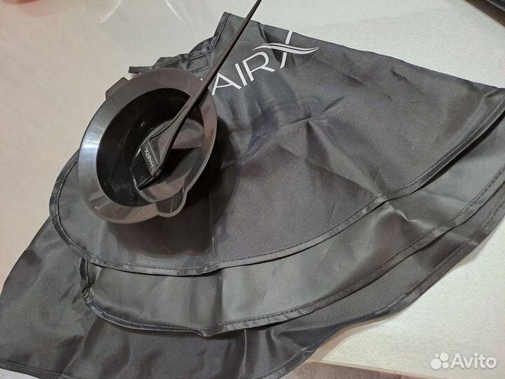 Миска, кисть и накидка для окрашивания волос