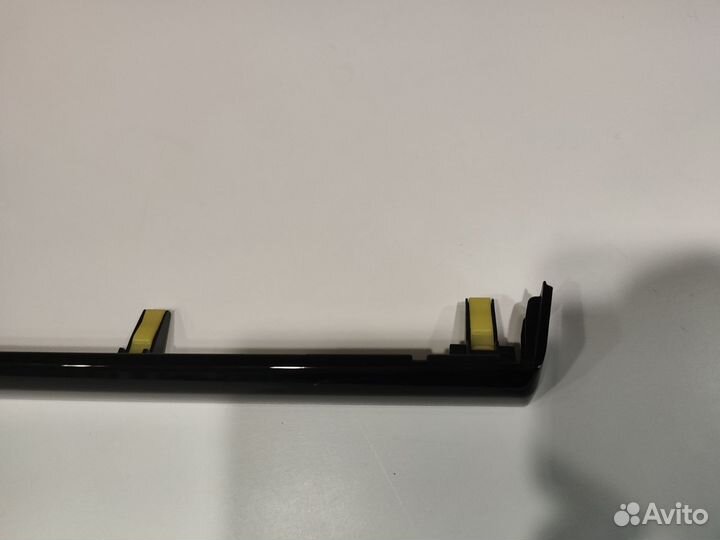 Декоративная вставка в торпедо prado 150