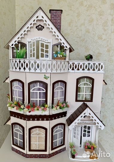 Продам Кукольный домик с мебелью