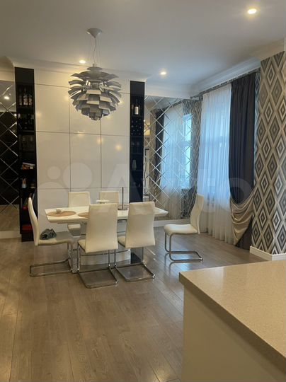 Дом 360 м² на участке 5 сот.