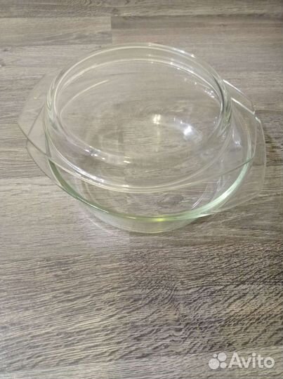Стеклянная кастрюля